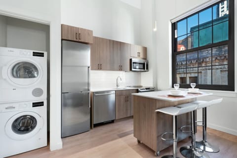 Luxury Studio | Private kitchen | Full-size fridge, microwave, oven, stovetop