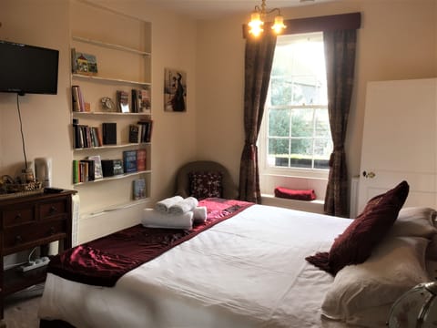 Double or Twin Room, 1 King Bed | Desk, iron/ironing board, free WiFi, bed sheets