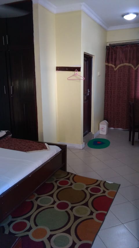 Economy Double Room | Desk, iron/ironing board, free WiFi, bed sheets