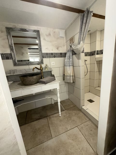 Comfort Double Room, Ensuite, Garden View | Bathroom