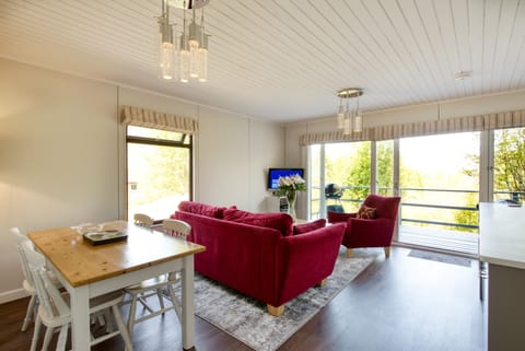 Cabin | 2 bedrooms, iron/ironing board, free WiFi, bed sheets