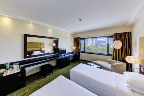 Superior Twin Room | Premium bedding, down comforters, pillowtop beds, minibar