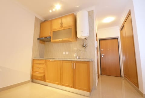 Studio, 2 Twin Beds, Kitchenette (Block E) | Private kitchenette | Fridge, microwave, oven, stovetop