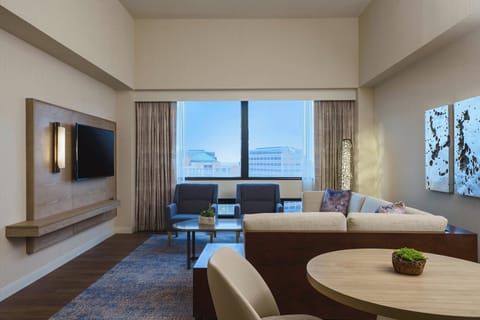 Deluxe Suite, 1 Bedroom | Premium bedding, down comforters, pillowtop beds, in-room safe