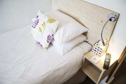 Standard Single Room, 1 Twin Bed, Ensuite | Individually furnished, blackout drapes, free WiFi, bed sheets