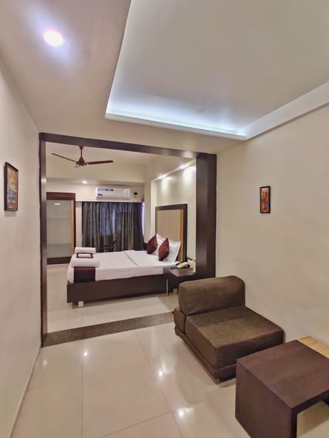 Deluxe AC Room | Desk, blackout drapes, free WiFi, bed sheets