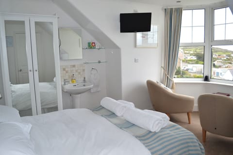 Double Room, Ensuite, Sea View | WiFi