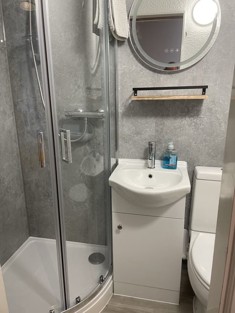 Standard Twin Room, Ensuite (1st Floor) | Bathroom