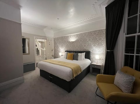 Classic Double or Twin Room | Egyptian cotton sheets, in-room safe, free WiFi, bed sheets