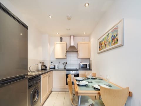 Luxury Apartment, 2 Bedrooms (Chats57) | Private kitchen | Full-size fridge, microwave, oven, stovetop