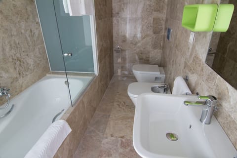 Double or Twin Room | Bathroom | Free toiletries, hair dryer, bidet, towels