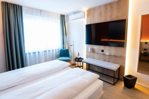 Basic Double Room | Down comforters, in-room safe, free WiFi