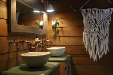 Tree House (Shere Khan) | Bathroom sink