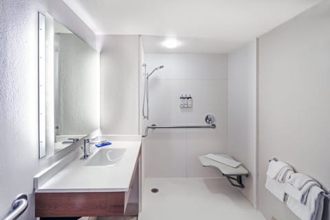 Desk, iron/ironing board, free cribs/infant beds, free WiFi