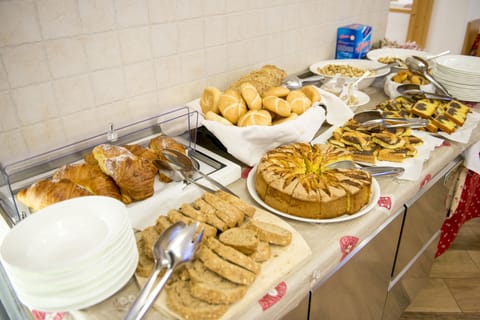 Free buffet breakfast