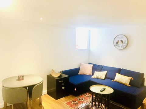 Apartment, 1 Bedroom (Westbank Lower Ground Apartment) | Iron/ironing board