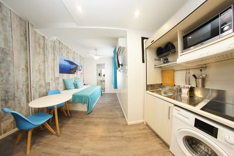 Studio, Terrace (2 B) | Private kitchenette | Fridge, microwave, stovetop, espresso maker