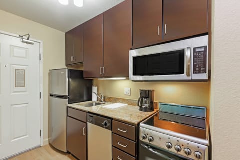 Studio, 2 Queen Beds, Non Smoking | Private kitchen | Fridge, microwave, stovetop, dishwasher