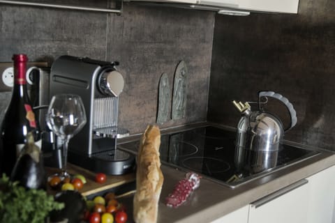 Deluxe Suite, 1 Bedroom, Mountain View | 1 bedroom, premium bedding, free minibar, in-room safe