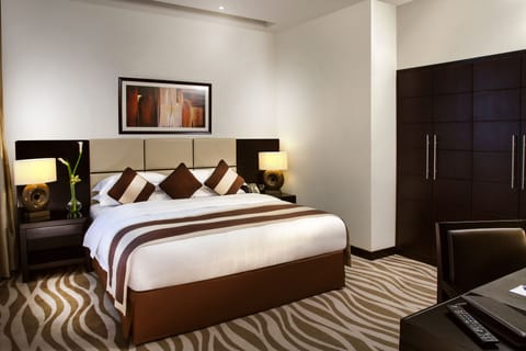 Premium bedding, minibar, in-room safe, desk