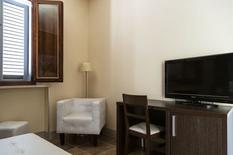 Superior Double or Twin Room, Private Bathroom, Garden View | In-room safe, desk, laptop workspace, blackout drapes