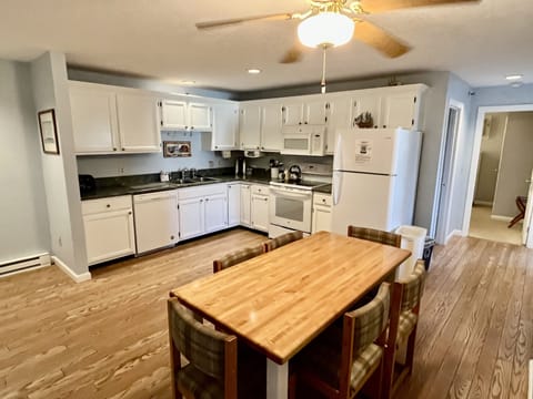 Superior Apartment, 3 Bedrooms | Private kitchen | Fridge, microwave, stovetop, dishwasher