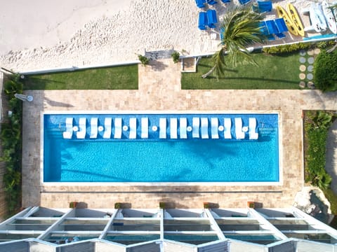 3 outdoor pools, pool umbrellas, sun loungers