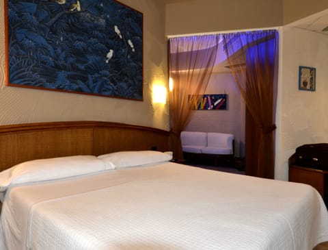 Suite | Premium bedding, minibar, in-room safe, desk