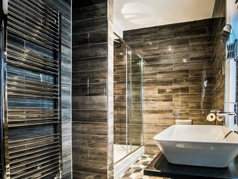 Premium Double Room, Ensuite | Bathroom