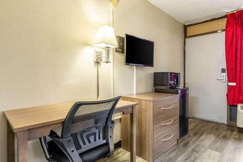 Cribs/infant beds, rollaway beds, free WiFi, bed sheets