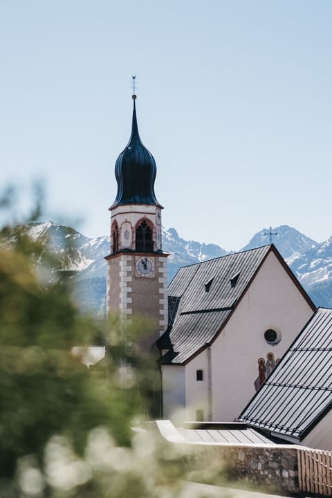 Premium bedding, down comforters, in-room safe, individually decorated