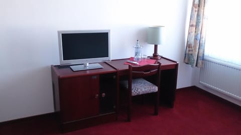 In-room safe, desk, rollaway beds, free WiFi