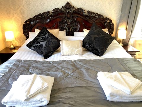 Superior Quadruple Room, Ensuite, Sea View ( / Superking and Twin )