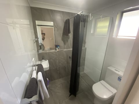 Family Room, 2 Bedrooms | Bathroom | Shower, free toiletries, hair dryer, towels