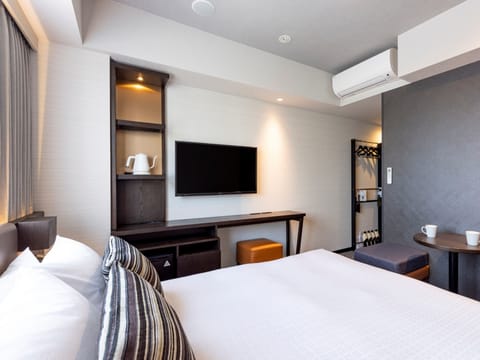 Moderate Double Room, Non Smoking  [Washer and Dryer Furnished] | In-room safe, desk, blackout drapes, iron/ironing board