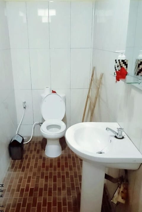 Superior Double | Bathroom | Combined shower/tub, free toiletries, towels