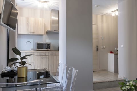 Apartment | Private kitchen | Coffee/tea maker, electric kettle