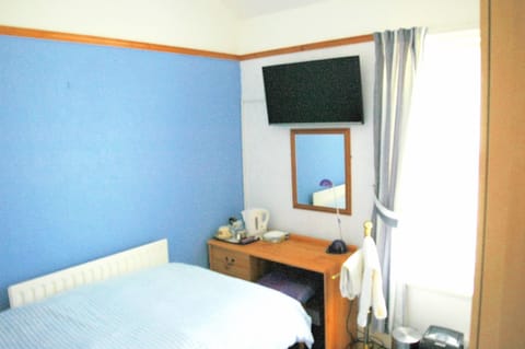 Single Room | Desk, iron/ironing board, free WiFi