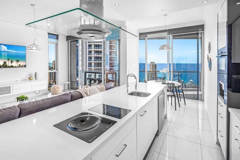 Premium Apartment, 3 Bedrooms, 2 Bathrooms, Ocean View | Private kitchen | Full-size fridge, microwave, oven, stovetop