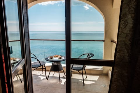 Apartment, 2 Bedrooms, Sea View | 1 bedroom, in-room safe, soundproofing, free WiFi