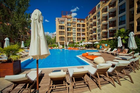 Seasonal outdoor pool, pool umbrellas, sun loungers