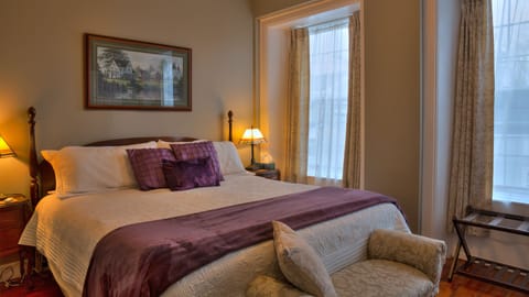 Luxury Suite, 1 King Bed, Fireplace, Garden View | Premium bedding, desk, iron/ironing board, free WiFi