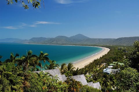 Beach nearby, beach towels, beach massages