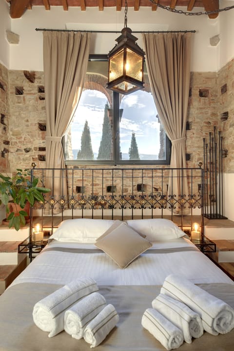 Apartment, 2 Bedrooms | Premium bedding, down comforters, in-room safe, blackout drapes