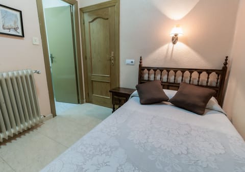 Single Room, Private Bathroom | Free WiFi, bed sheets