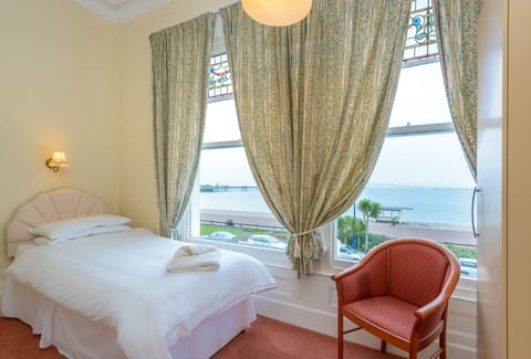 Single Room, Sea View | Iron/ironing board, bed sheets