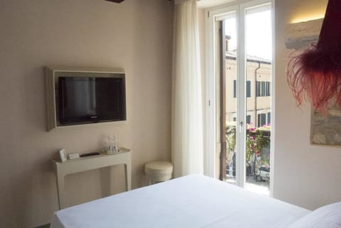 Deluxe Double Room | Room amenity