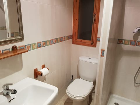 Double Room | Bathroom | Shower, deep soaking tub, towels