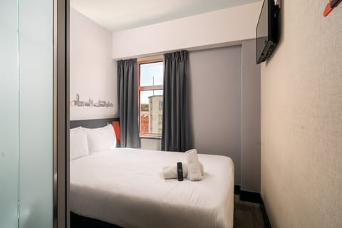 Standard Double Room | Free WiFi, bed sheets, wheelchair access