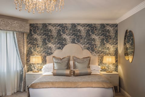 In-room safe, desk, iron/ironing board, free WiFi